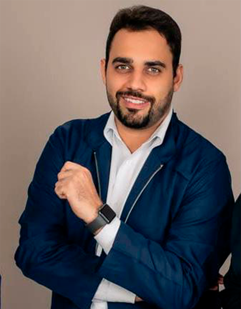 Dr. Eduardo Flores — equipe da Clínica Eduardo Gama, São José dos Campos